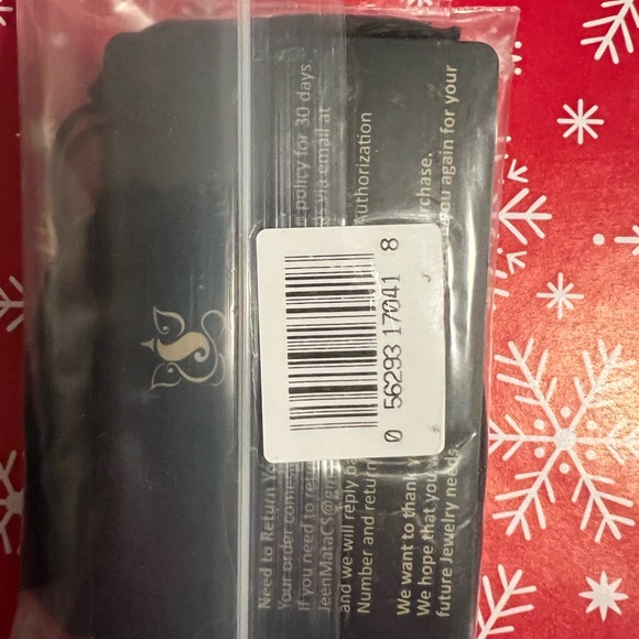 JeenMata Beautiful 1 Carat Round Cut Real Moissanite Solitaire Pendant Necklace - Picture 3 of 3